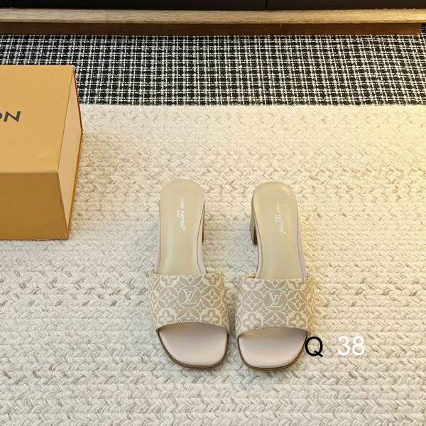 Picture of Louis Vuitton Shoes _SKULVsz35-40LY050412514